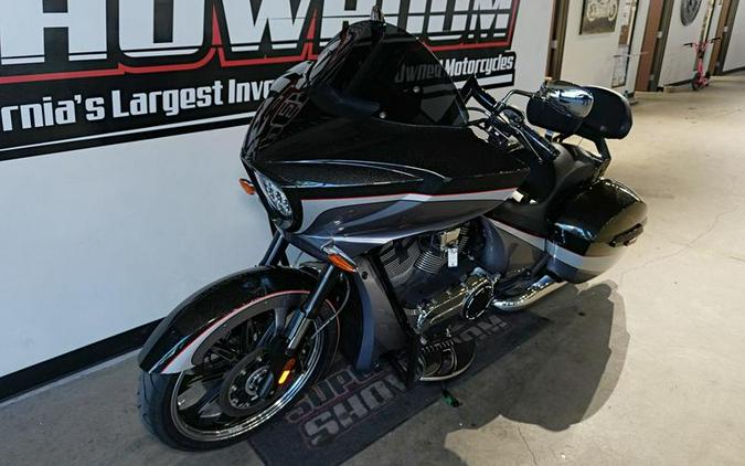 2016 Victory Motorcycles® Magnum® Black Crystal over Super Steel Gray
