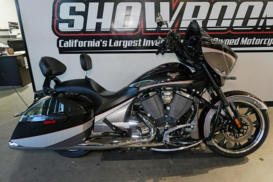 2016 Victory Motorcycles® Magnum® Black Crystal over Super Steel Gray