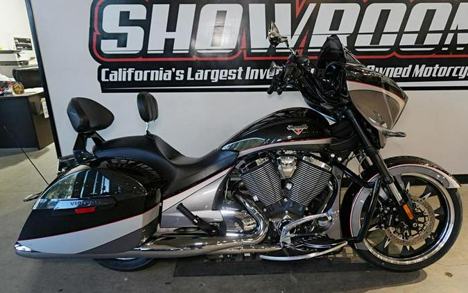 2016 Victory Motorcycles® Magnum® Black Crystal over Super Steel Gray