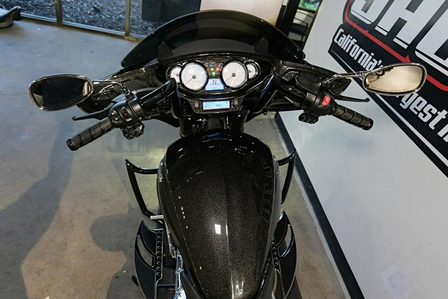 2016 Victory Motorcycles® Magnum® Black Crystal over Super Steel Gray