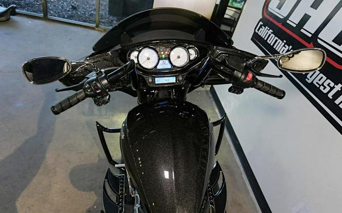 2016 Victory Motorcycles® Magnum® Black Crystal over Super Steel Gray