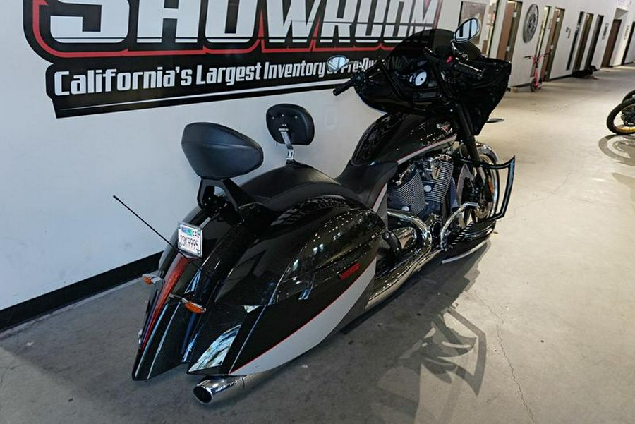 2016 Victory Motorcycles® Magnum® Black Crystal over Super Steel Gray