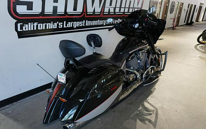 2016 Victory Motorcycles® Magnum® Black Crystal over Super Steel Gray