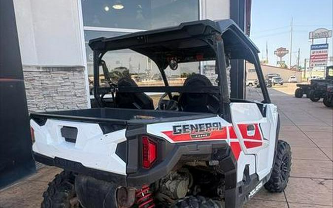 2017 Polaris® GENERAL™ 1000 EPS White Lightning