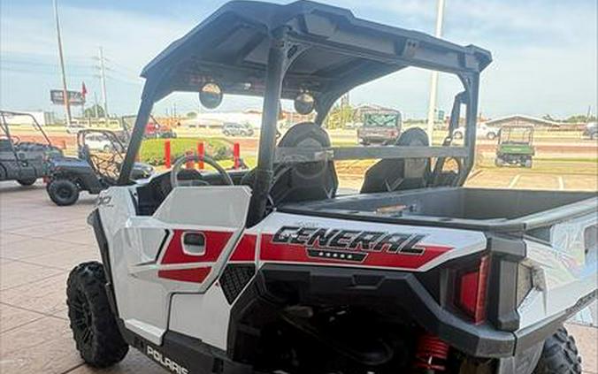 2017 Polaris® GENERAL™ 1000 EPS White Lightning