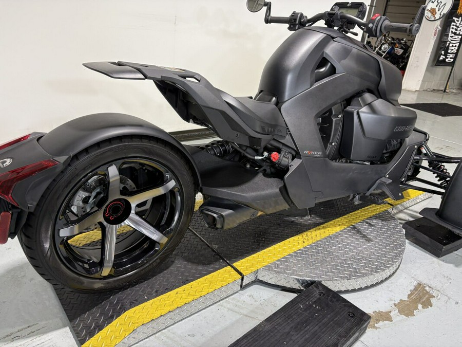 2023 Can-Am Ryker 600 ACE™ Carbon Black