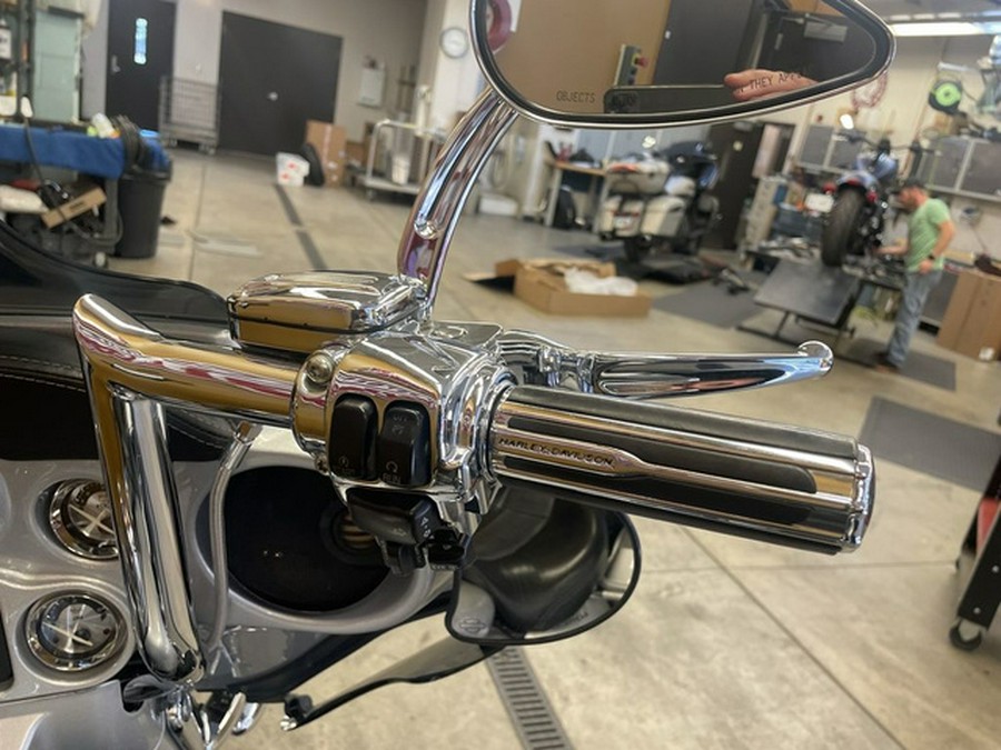 2009 Harley-Davidson FLHTCUSE - CVO Ultra Classic Electra Glide