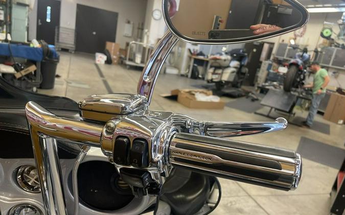 2009 Harley-Davidson FLHTCUSE - CVO Ultra Classic Electra Glide
