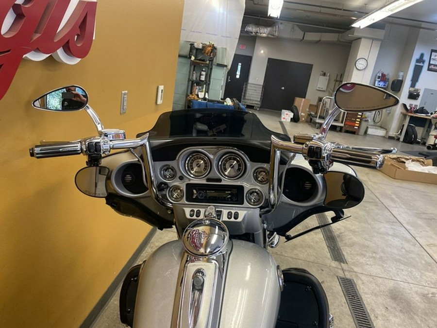2009 Harley-Davidson FLHTCUSE - CVO Ultra Classic Electra Glide