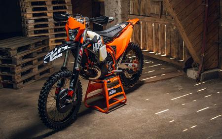 2027 KTM 300 XC-W Hardenduro