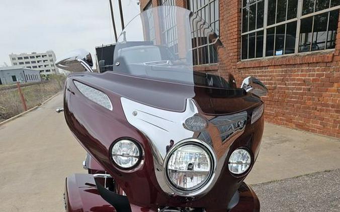 2022 Indian Motorcycle® Roadmaster® Maroon Metallic/Crimson Metallic