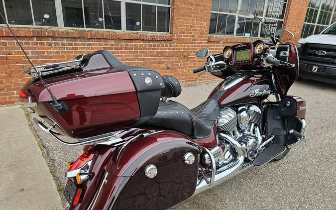 2022 Indian Motorcycle® Roadmaster® Maroon Metallic/Crimson Metallic