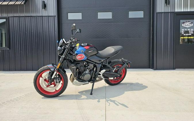 2026 Triumph TRIDENT 660 TRIBUTE EDITION SAPPHIRE BLACK/COBALT