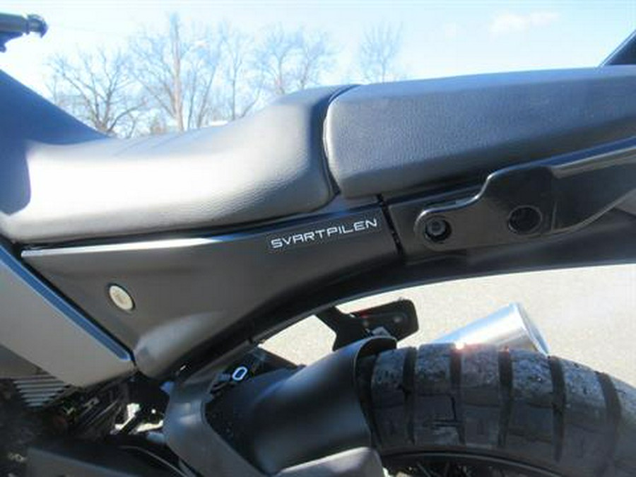 2024 Husqvarna Svartpilen 401