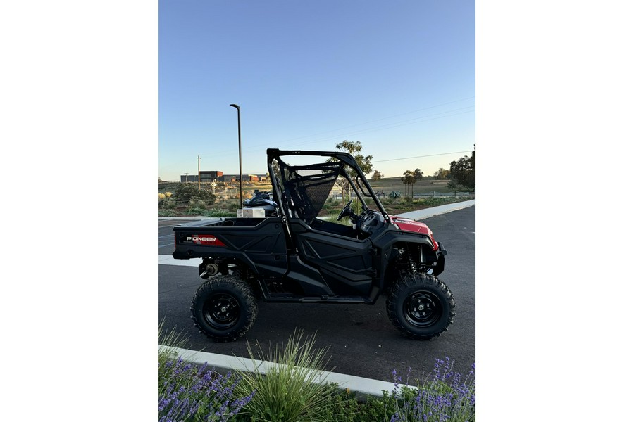 2025 Honda Pioneer 1000 Base