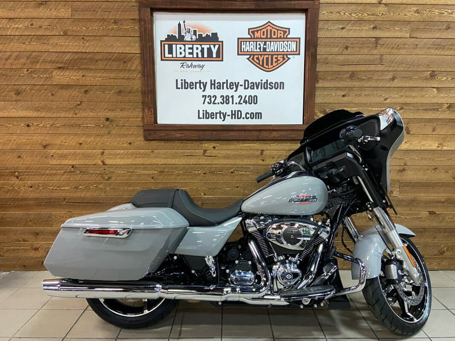 2024 Harley-Davidson® Street Glide® Billiard Gray FLHX