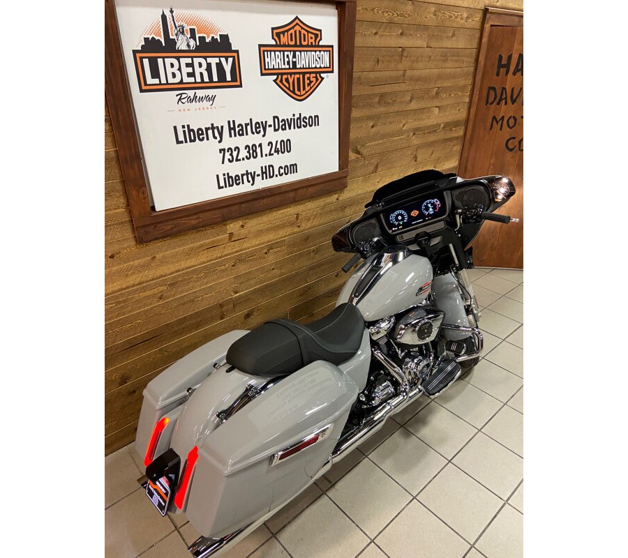 2024 Harley-Davidson® Street Glide® Billiard Gray FLHX