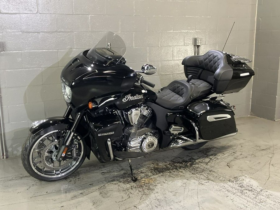 2025 Indian Motorcycle® Roadmaster® PowerPlus Limited w/PowerBand Audio Black Metallic