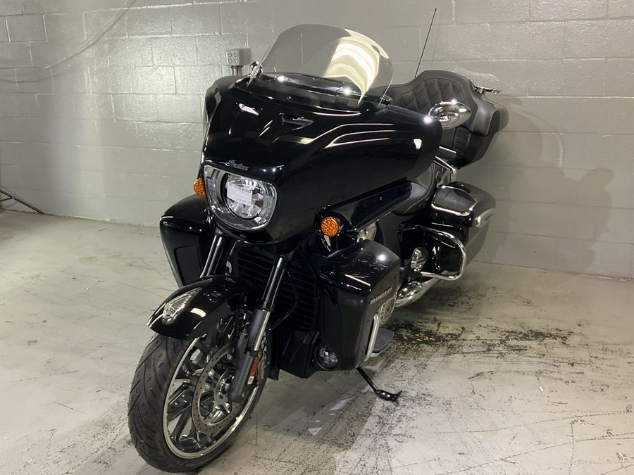 2025 Indian Motorcycle® Roadmaster® PowerPlus Limited w/PowerBand Audio Black Metallic