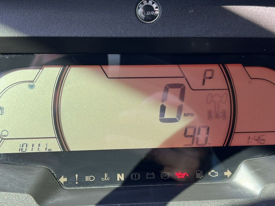 2023 Can-Am® Defender MAX Limited HD10