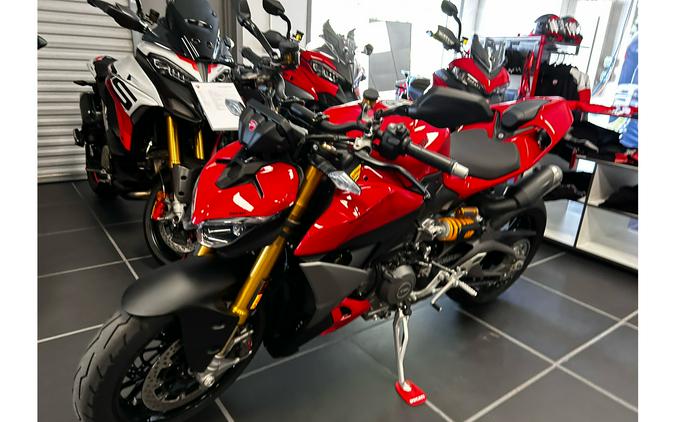 2025 Ducati Streetfighter V2 S