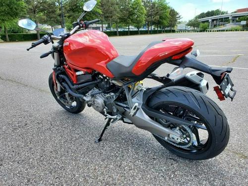 2020 Ducati Monster 821 Stealth Review (15 Fast Facts)