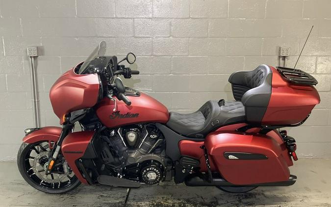 2025 Indian Motorcycle® Roadmaster® PowerPlus Dark Horse® Sunset Red Smoke