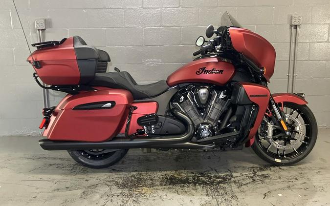 2025 Indian Motorcycle® Roadmaster® PowerPlus Dark Horse® Sunset Red Smoke