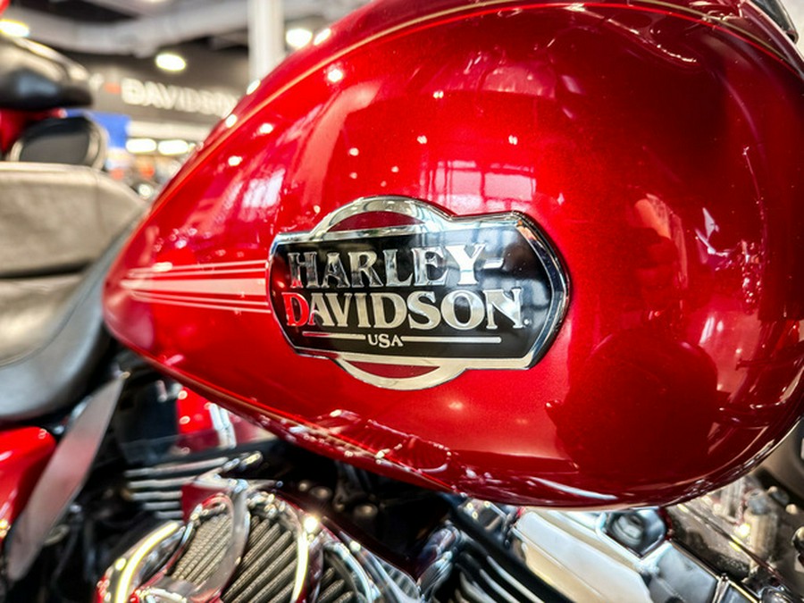 2013 Harley-Davidson FLHTCUTG - Tri Glide Ultra Classic