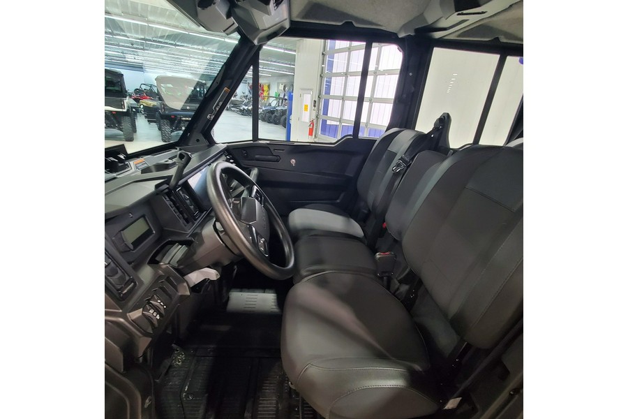 2026 Can-Am Defender MAX XT CAB HD11