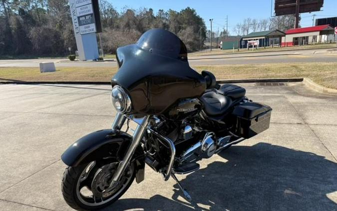 2011 Harley-Davidson® FLHX103 - Street Glide® PowerPak