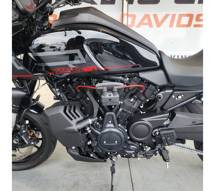 RA1250ST 2025 Pan America® 1250 ST