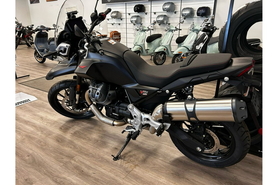 2025 Moto Guzzi V85 Strada