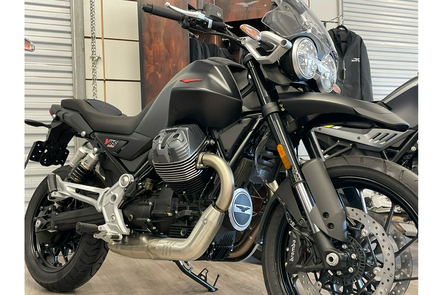 2025 Moto Guzzi V85 Strada