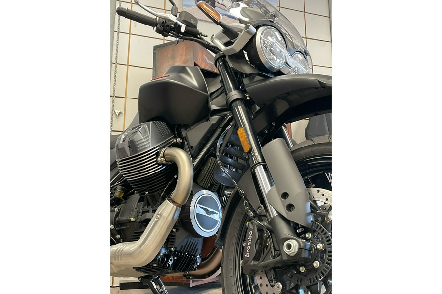 2025 Moto Guzzi V85 Strada
