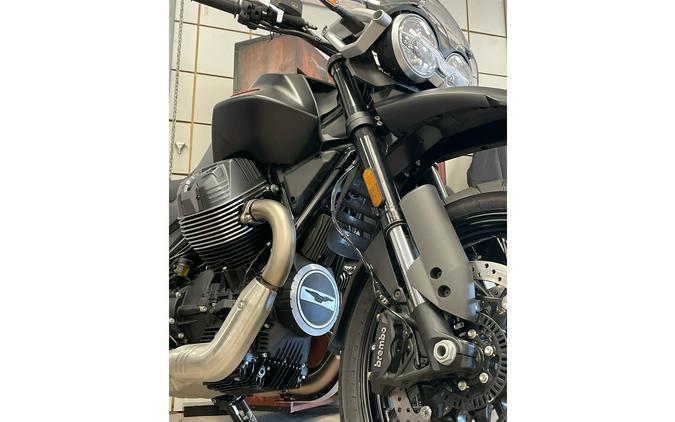 2025 Moto Guzzi V85 Strada