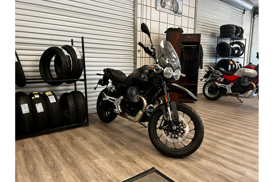 2025 Moto Guzzi V85 Strada