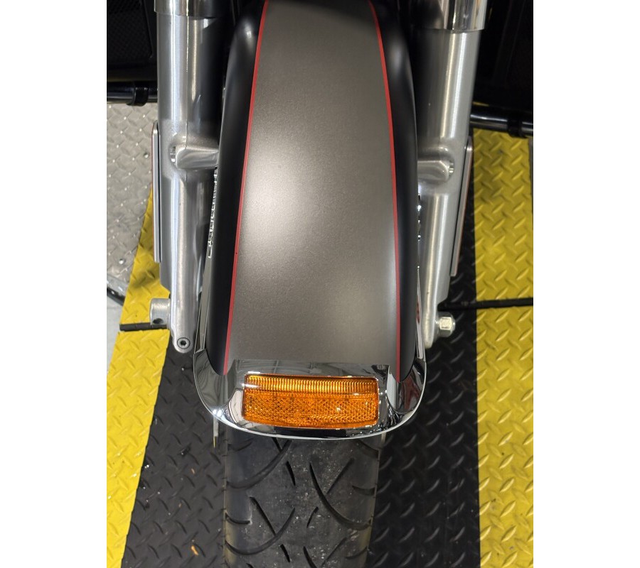 2018 Harley-Davidson® Ultra Limited Industrial Gray Denim/Black Denim