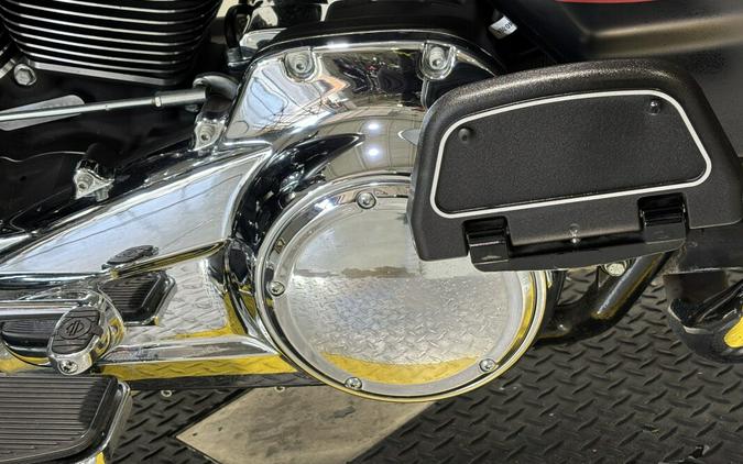 2018 Harley-Davidson® Ultra Limited Industrial Gray Denim/Black Denim