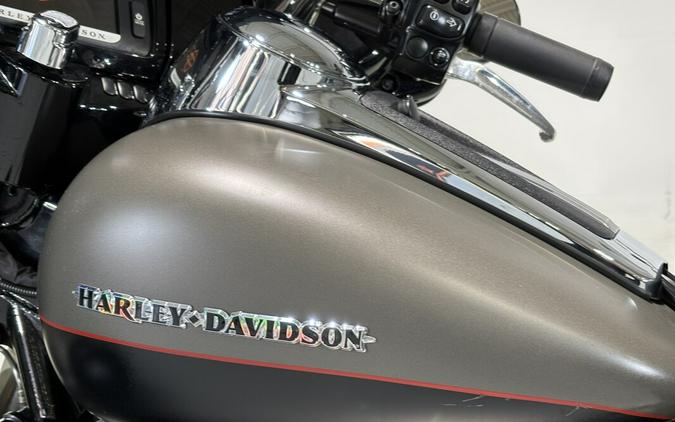 2018 Harley-Davidson® Ultra Limited Industrial Gray Denim/Black Denim