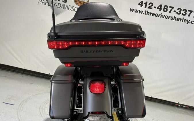 2018 Harley-Davidson® Ultra Limited Industrial Gray Denim/Black Denim