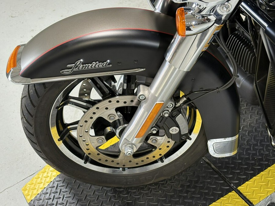 2018 Harley-Davidson® Ultra Limited Industrial Gray Denim/Black Denim