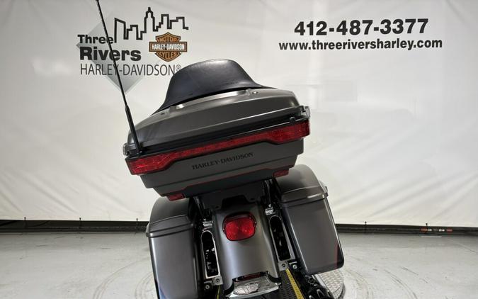 2018 Harley-Davidson® Ultra Limited Industrial Gray Denim/Black Denim