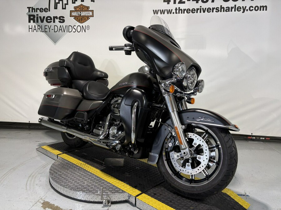 2018 Harley-Davidson® Ultra Limited Industrial Gray Denim/Black Denim
