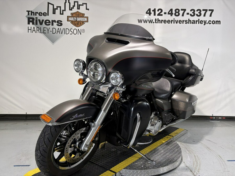 2018 Harley-Davidson® Ultra Limited Industrial Gray Denim/Black Denim