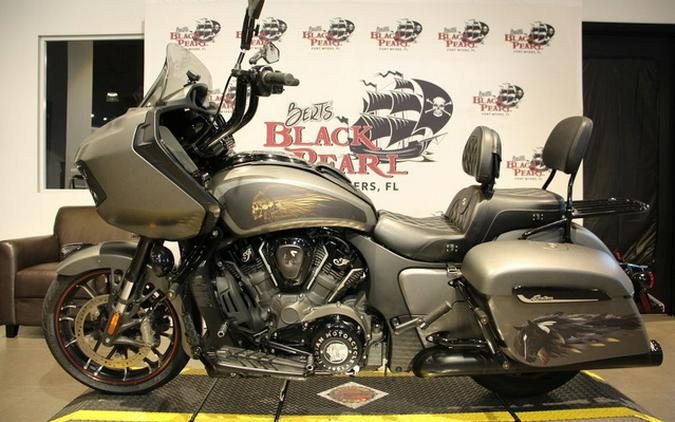 2023 Indian CHALLENGER DARK HORSE, TITANIUM SMOKE, 49ST
