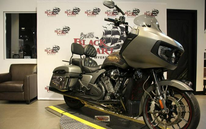 2023 Indian CHALLENGER DARK HORSE, TITANIUM SMOKE, 49ST