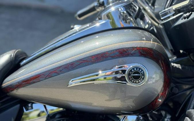 2016 Harley-Davidson® FLHTKSE - CVO™ Limited