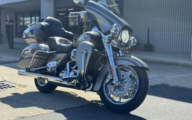 2016 Harley-Davidson® FLHTKSE - CVO™ Limited