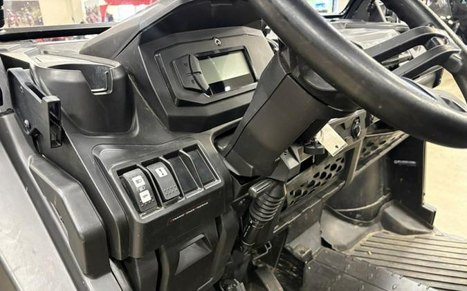 2023 Can-Am Defender XT HD10